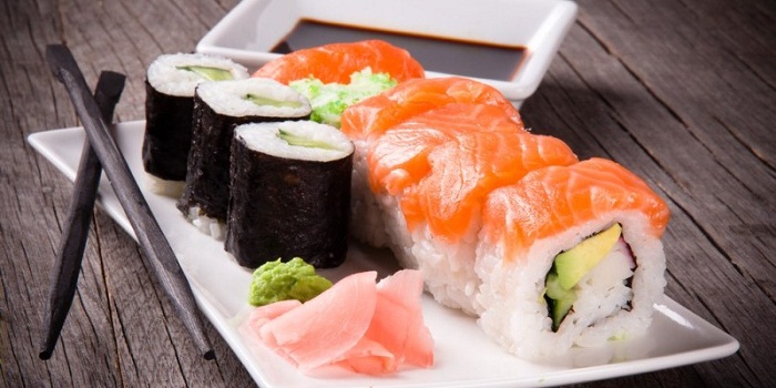 11 benefícios de saúde surpreendentes do sushi